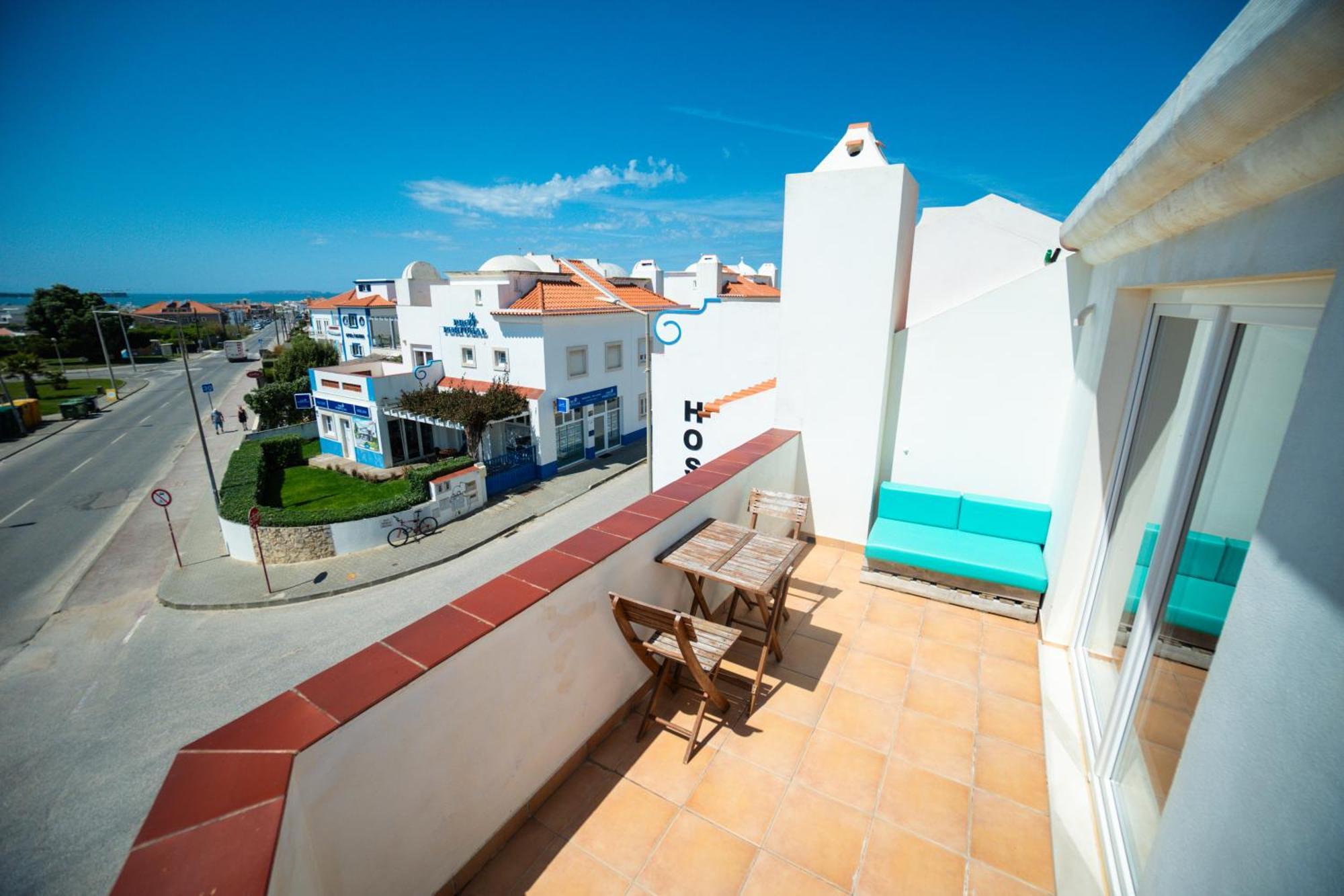 Alex Surf Hostel บาเลียล ภายนอก รูปภาพ