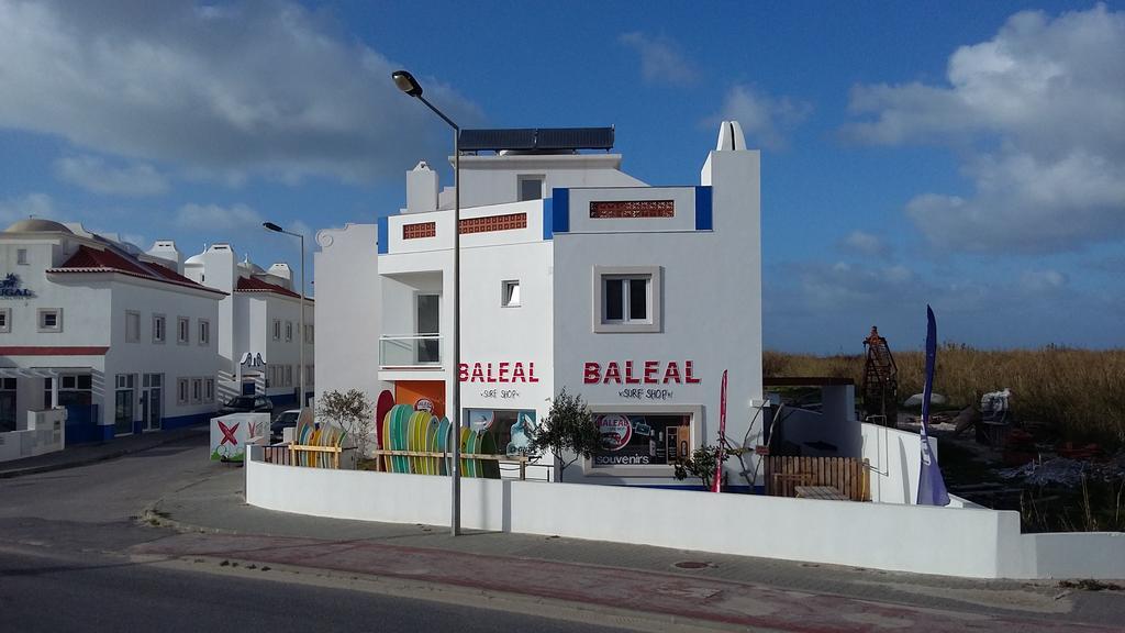 Alex Surf Hostel บาเลียล ภายนอก รูปภาพ