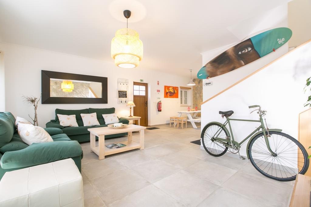 Alex Surf Hostel บาเลียล ภายนอก รูปภาพ